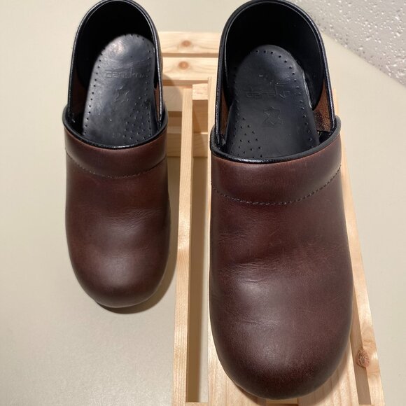 Dansko Women's Professional Antique Oiled Leather Clogs - Picture 2 of 13